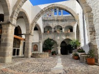 Patmos-Johannes-klooster-kerk-600