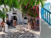 Mykonos-centrum-gezellig-bougainvillea