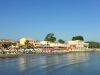 Roda-Corfu-vakantie-dorp-vanaf-de-haven-600