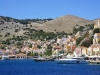 Symi-eiland-stadje-vanaf-de-boot-600
