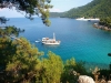 Thassos-vakantie-naaldbomen-boot-kust-600