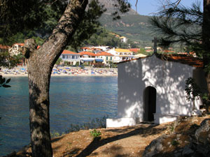 De fraaie en gezellige badplaats Parga in Epirus.