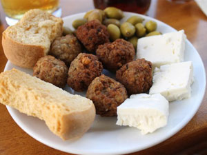 Grieks eten keftedakia