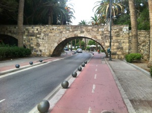 Fietspad in Kos-stad bij Neratzia brug