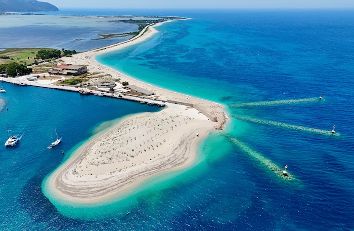 Ammoglossa en Gira beach bij Lefkas-stad