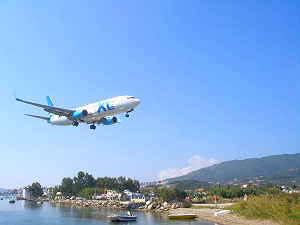 Skiathos Airport vliegtuig landen