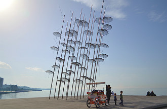 Umbrellas kunstwerk in Thessaloniki