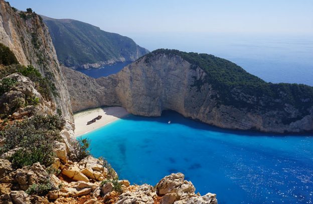 Navagio beach op Zakynthos weer toegankelijk voor toeristen