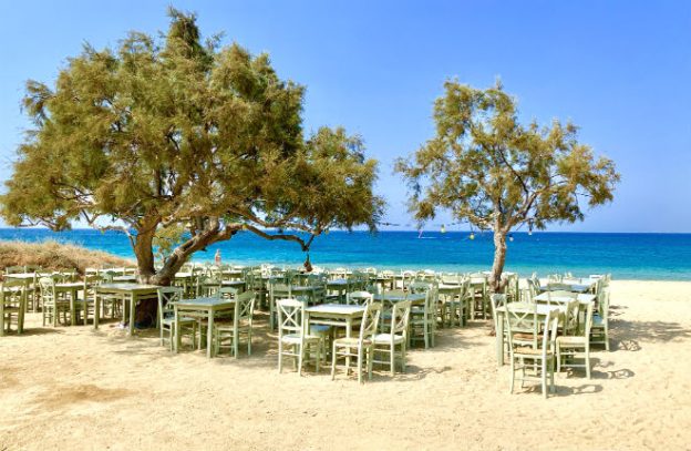 Taverna op het strand van Agia Anna op Naxos