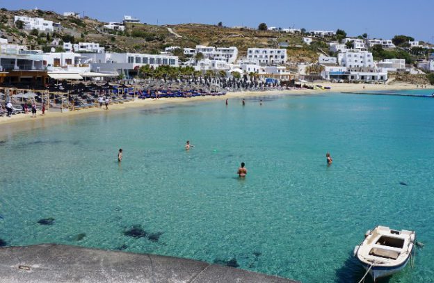 Platis Gialos beach op Mykonos