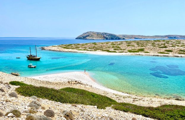 Koutsomitis beach op Astypalea