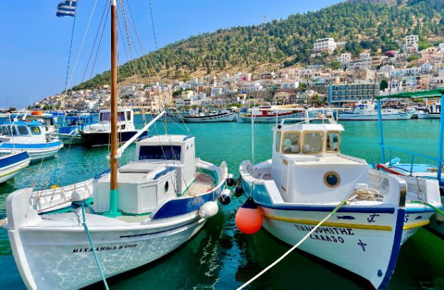 Pothia op Kalmynos voor vakantie