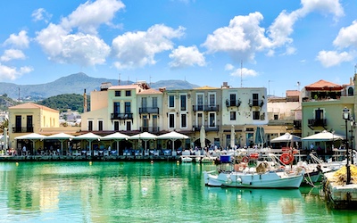 Venetiaanse haven van Rethymnon bij bezienswaardigheden op Kreta