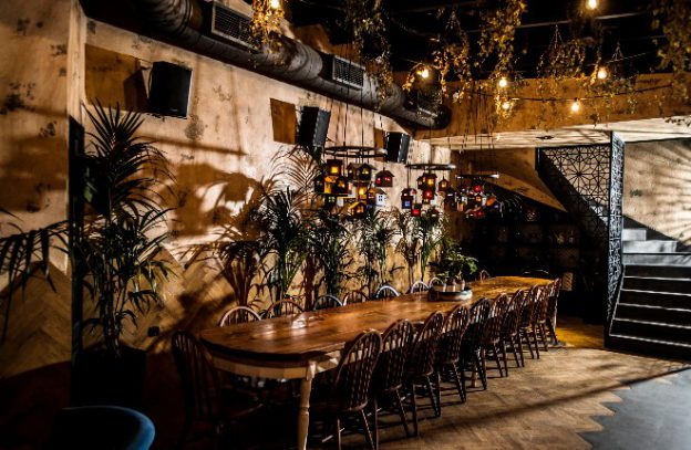 Twee Griekse bars bij beste 15 ter wereld The Clumsies in Athene