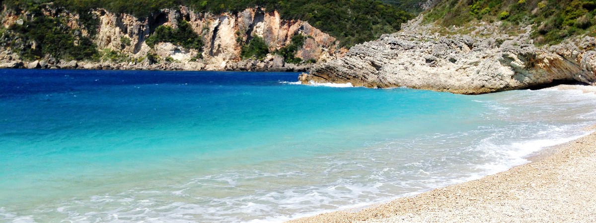 Rovinia beach op Corfu.jpg