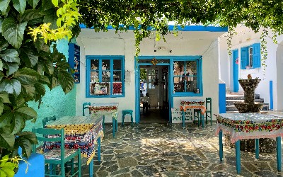 Traditionele taverne in Diafani op Karpathos