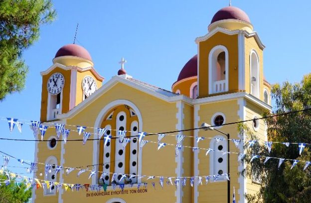 Stavros op Ithaka de kerk aan de platia