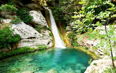 Polylimnio waterval op de Peloponnesos