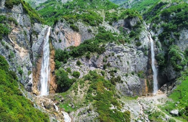 Katarraktis watervallen in Tzoumerka
