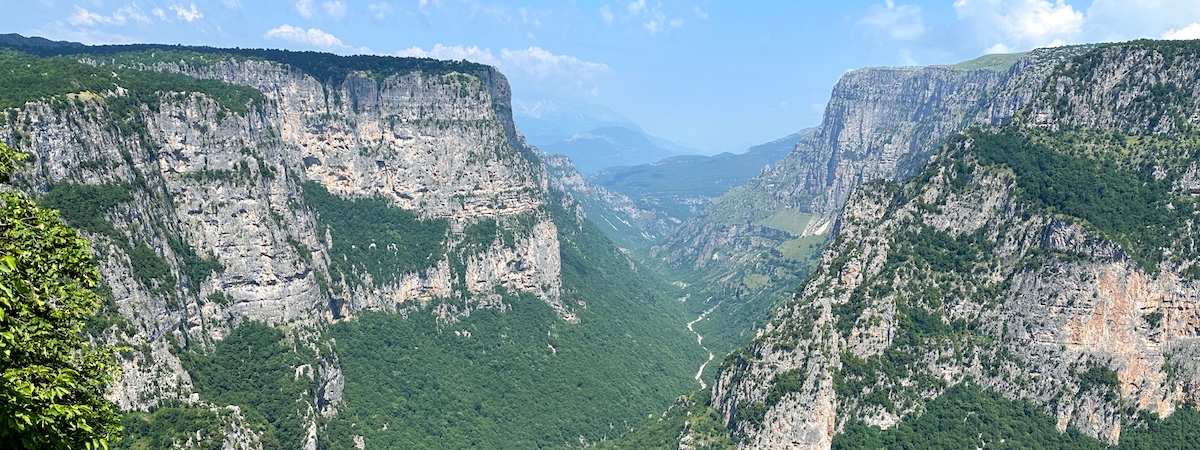 Vikoskloof Beloi uitzichtpunt Epirus.jpg