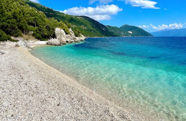 Aspros Gialos beach op Ithaki