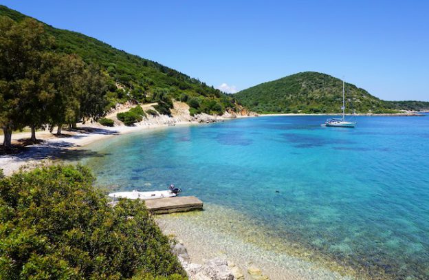 Marmakas op Ithaki kiezelstrand