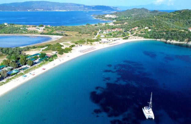 Alykes beach op Ammouliani eiland