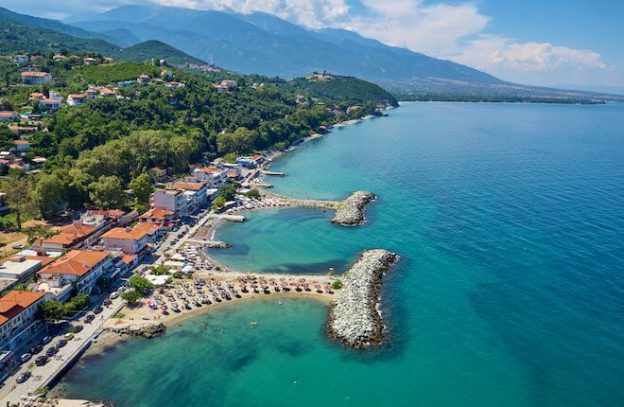 Platamonas strand en haven in Pieria