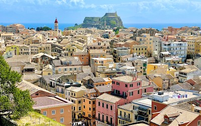 Kerkyra op Corfu tijdens fly & drive vakantie