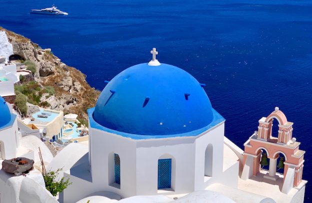 Uitzicht van Oia op Santorini tijdens eilandhoppen