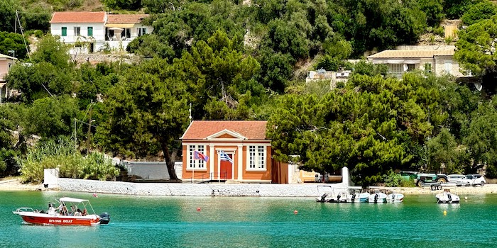 Maestro in Blue muziekschool op Paxos