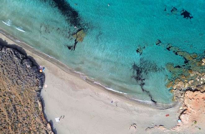 Alona beach bij Xerokambos op Kreta