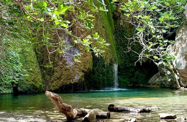 Richtis kloof op Kreta met waterval