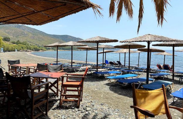 Charamida beach in het zuiden van Lesbos