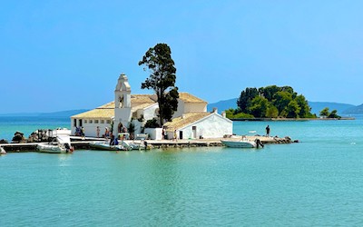 Corfu Pontikonissi eiland in Griekenland