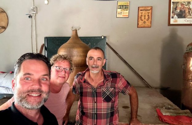 Op bezoek bij Faskomilia distilleerderij bij Knossos op Kreta