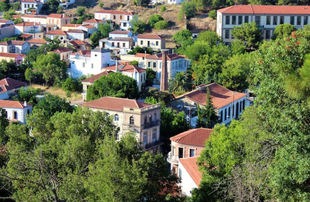 Polichnitos bergdorp in zuiden van Lesbos
