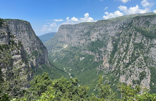 Wandelen door de Nikos kloof in Epirus Griekenland