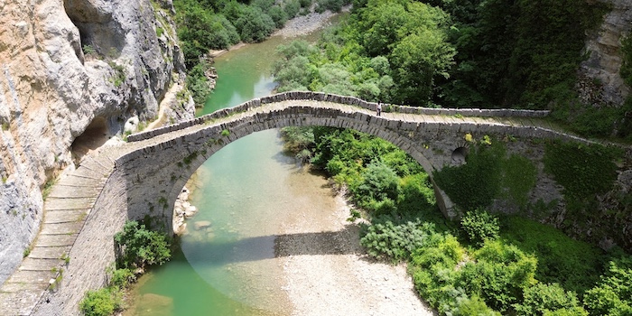 Kokkorou boogbrug in Zagoria Epirus