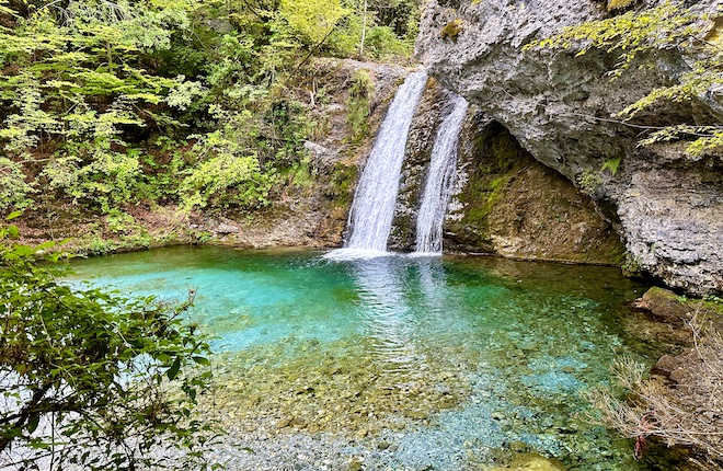 Enipeas waterval in de kloof te Pieria