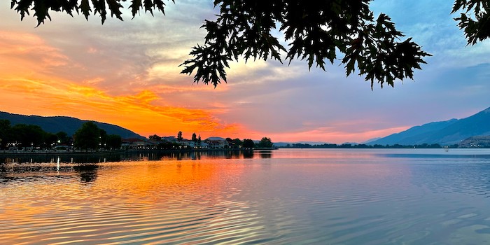 Zonsondergang bij meer van Ioannina