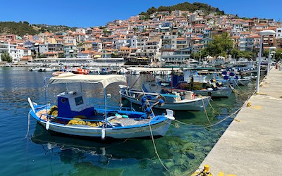 Plomari haven in het zuiden van Lesbos