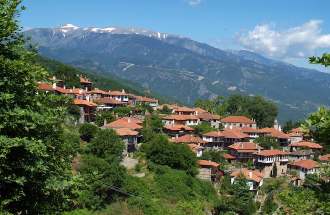 Palaios Panteleimonas bergdorp in Pieria