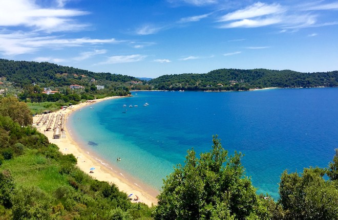 Troulos beach op het eiland Skiathos Griekenland