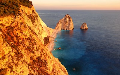 Zonsondergang bij Myzithres op Zakynthos