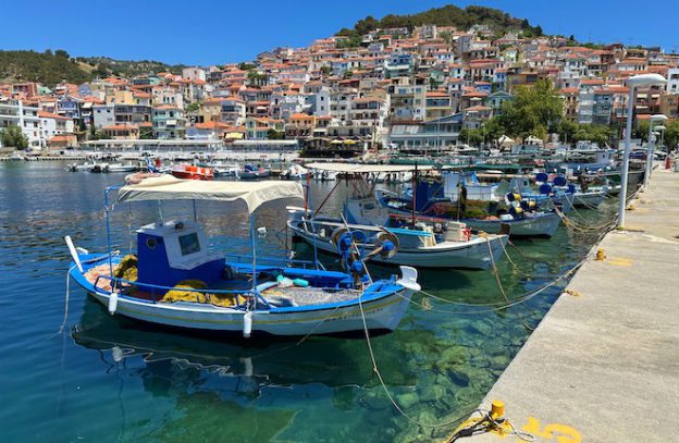 Kleurrijke havenplaatsje Plomari op Lesbos