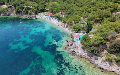Agios Ermogenis beach vanuit de lucht op Lesbos