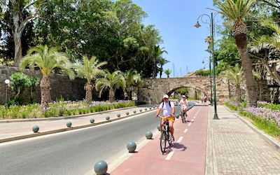 Fietsen door Kos-stad in Griekenland