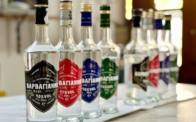 Ouzo van Varvayianni in Plomari