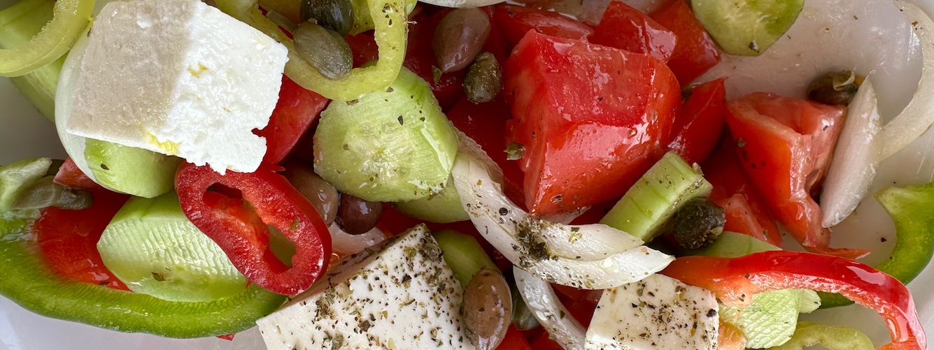 Grieks eten salade.jpg